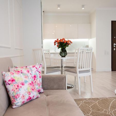 Mennica Residence - Grzybowska 43A Варшава Екстериор снимка