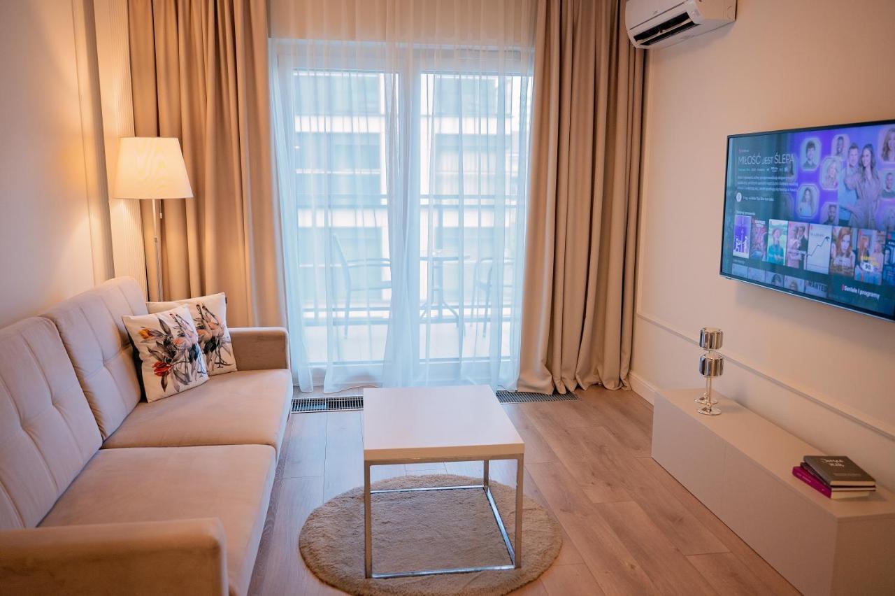 Mennica Residence - Grzybowska 43A Варшава Екстериор снимка