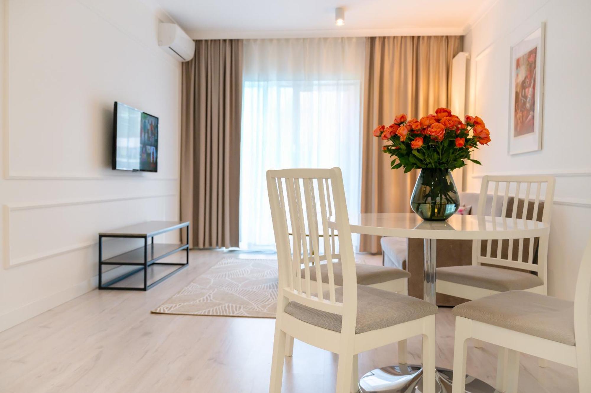 Mennica Residence - Grzybowska 43A Варшава Екстериор снимка