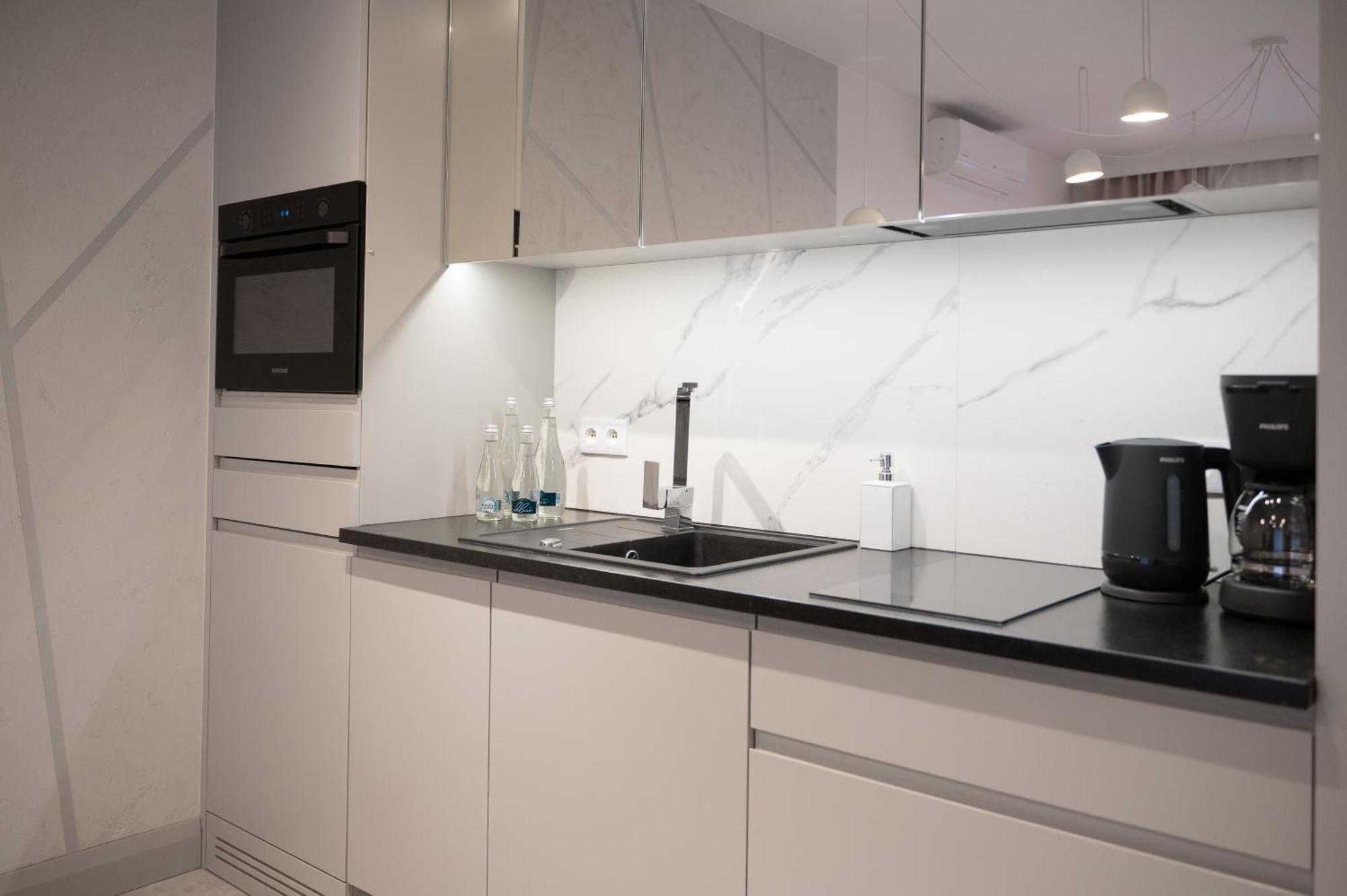 Mennica Residence - Grzybowska 43A Варшава Екстериор снимка