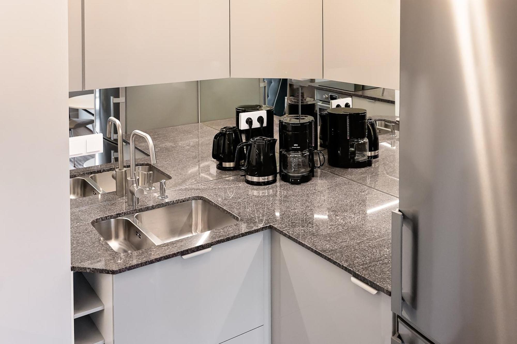 Mennica Residence - Grzybowska 43A Варшава Екстериор снимка