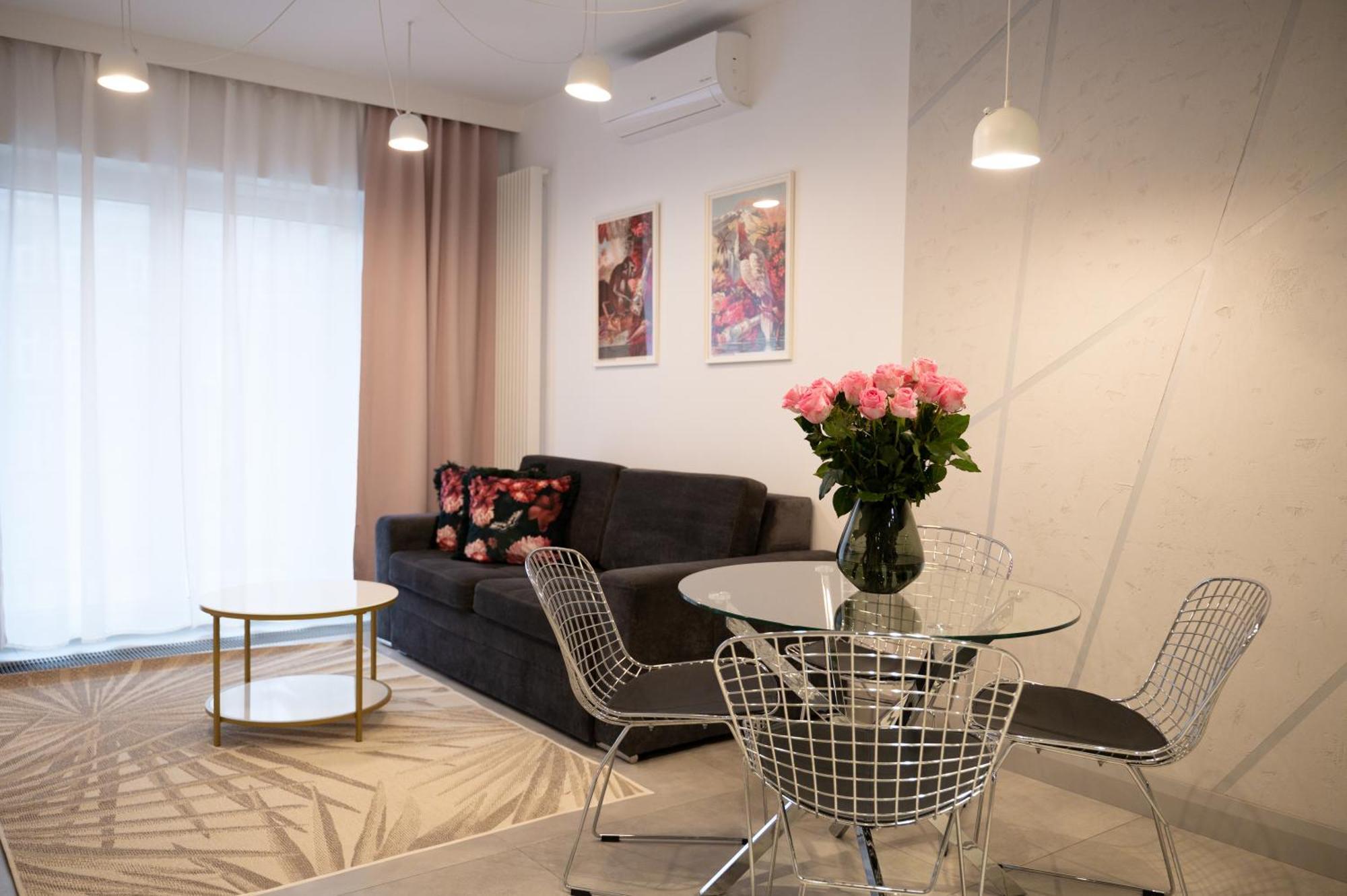 Mennica Residence - Grzybowska 43A Варшава Екстериор снимка